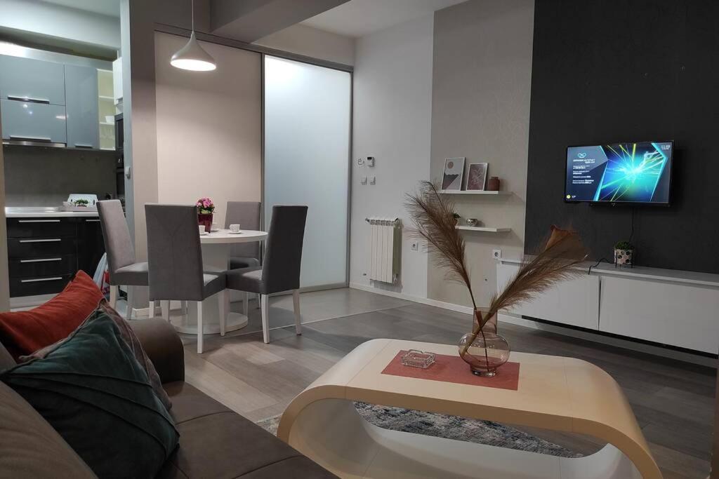 Centar One Apartmant Скопье Экстерьер фото